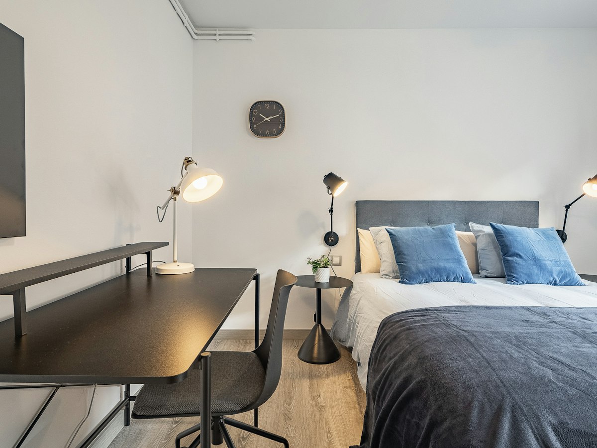 Furnished room in a 4-person shared flat in Sant Cugat · 2