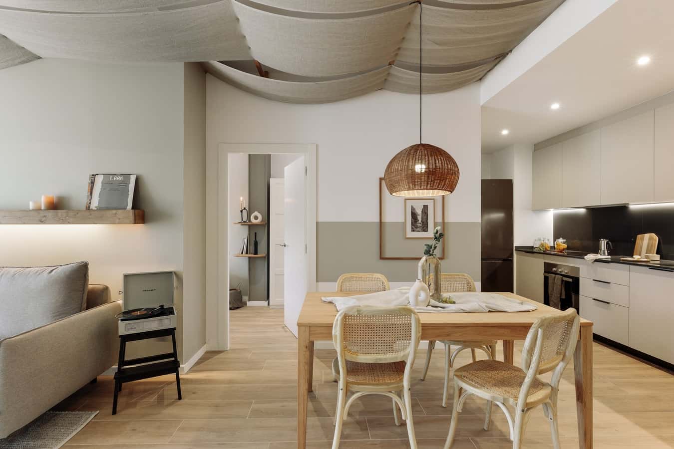 Furnished 2-bedroom flat in Eixample, 65 m² · 2