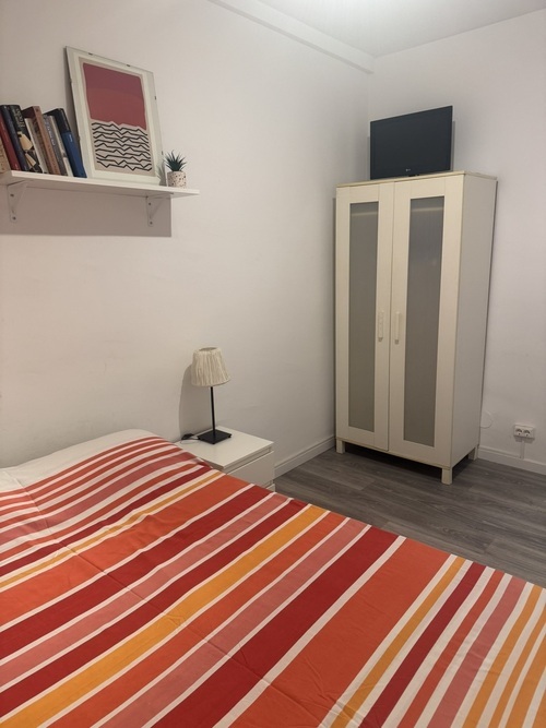 Room in a shared flat in Eixample · 2
