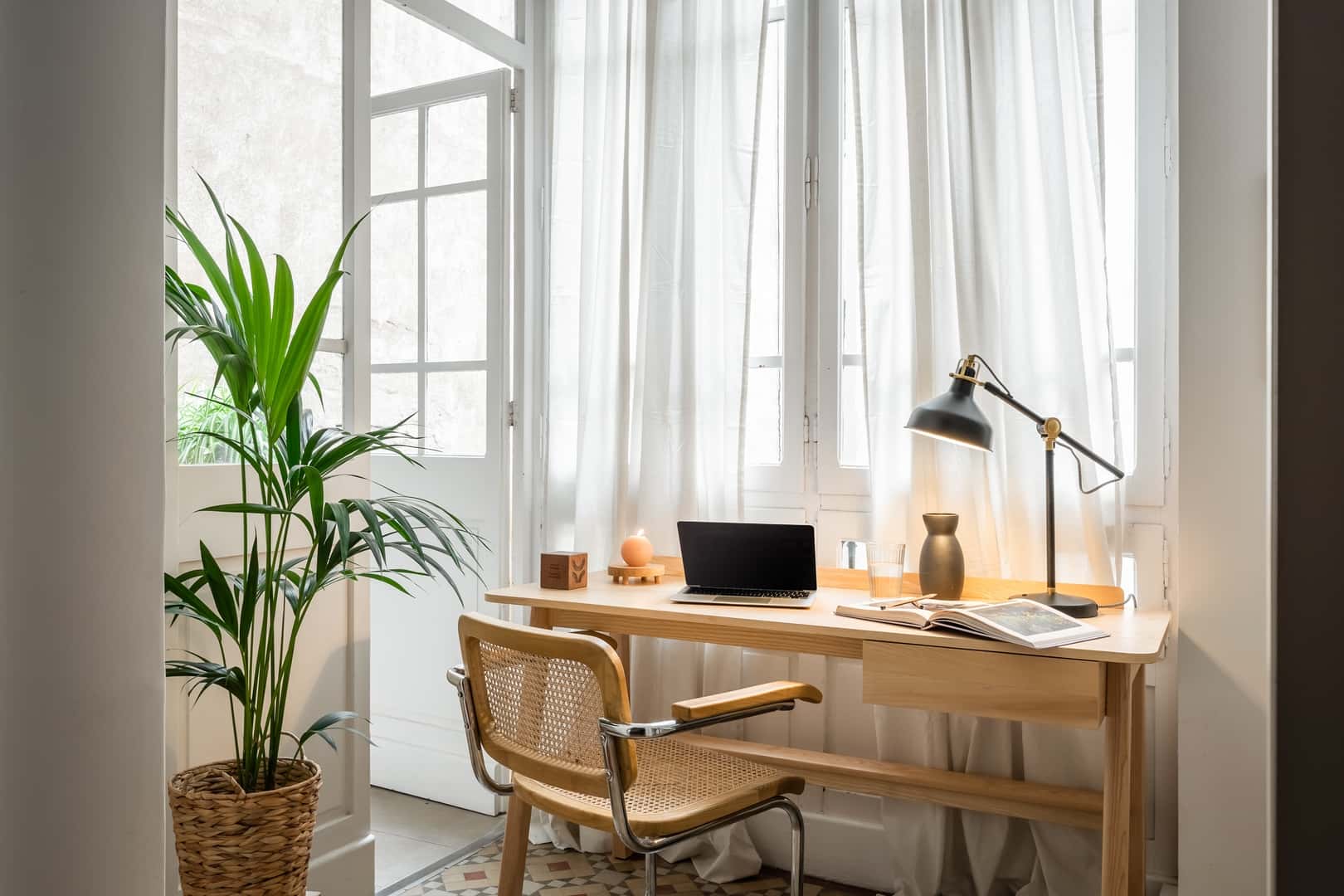 Furnished 2-bedroom flat in Eixample, 96 m² · 3
