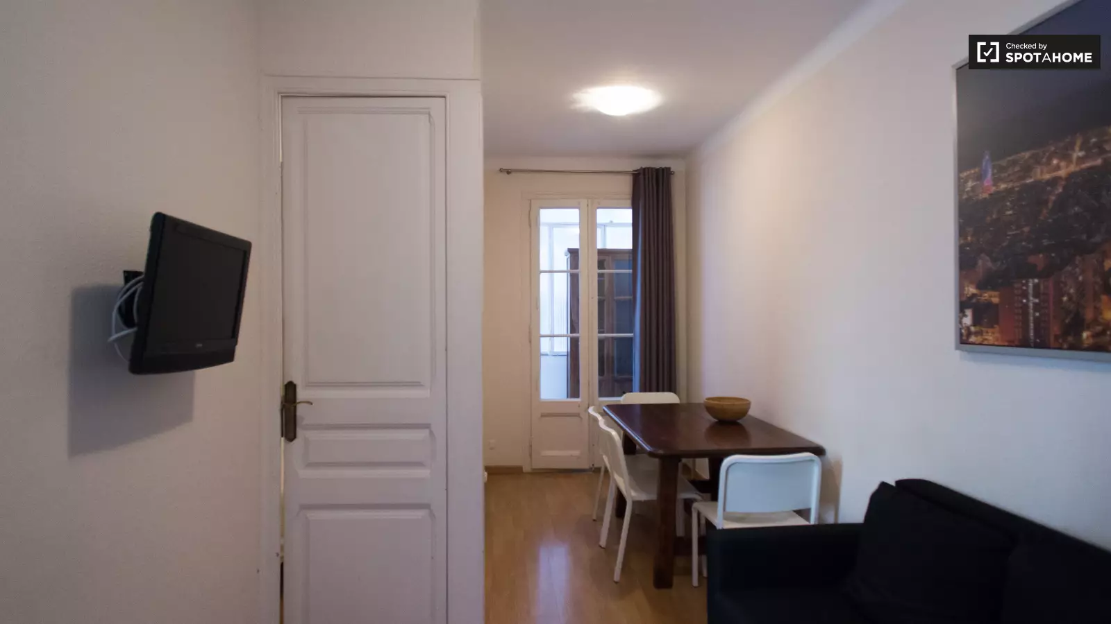Furnished 1-bedroom flat in Eixample, 40 m² · 2