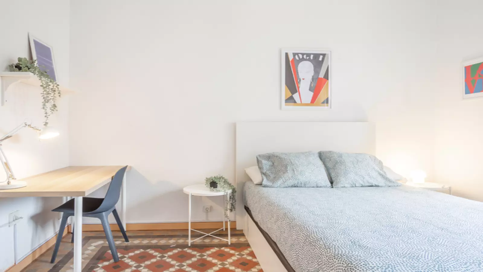 Furnished room in a 6-person shared flat in Eixample · 2