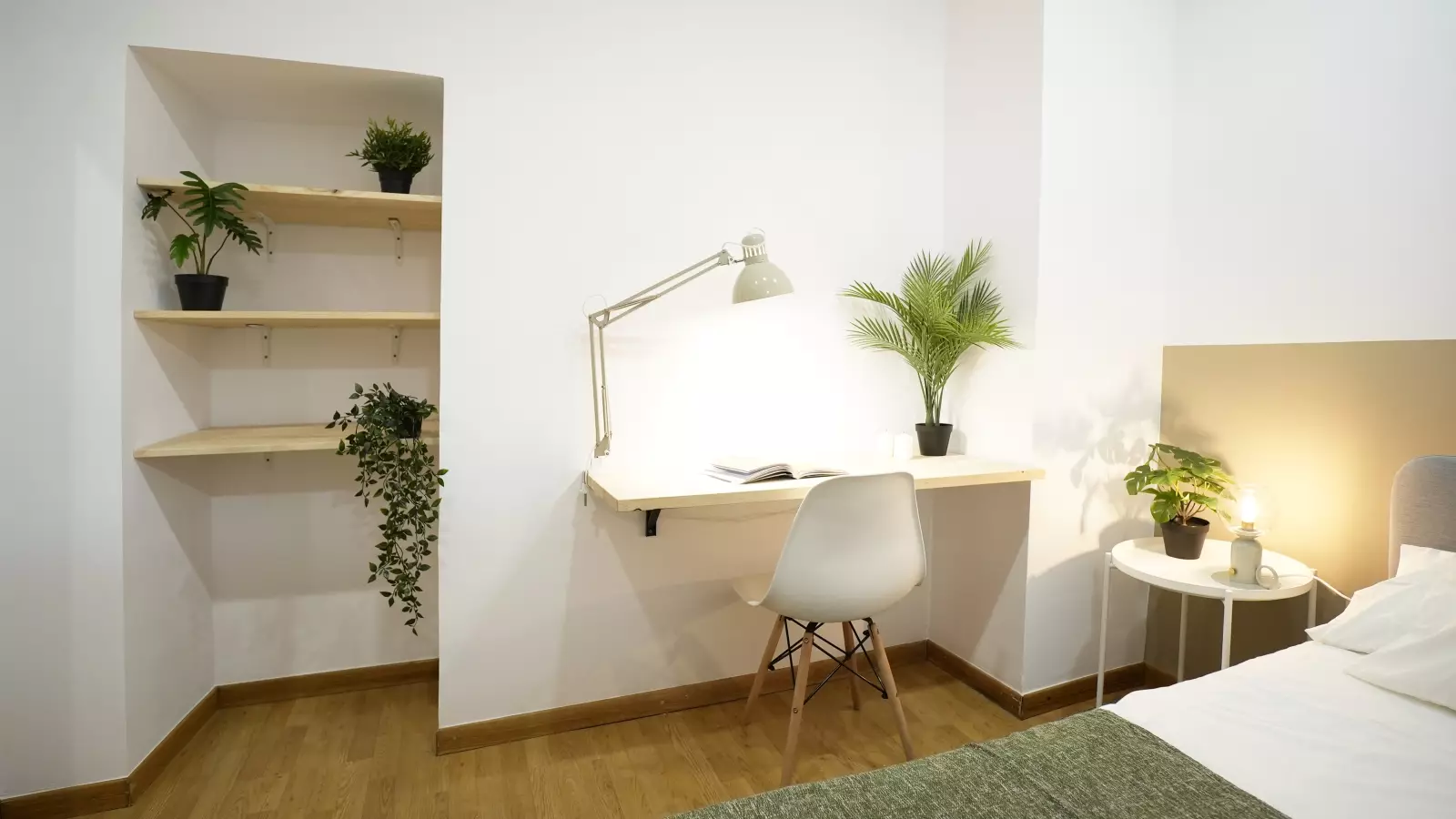 Habitación amueblada en piso compartido de 4 personas en Ciutat Vella · 2