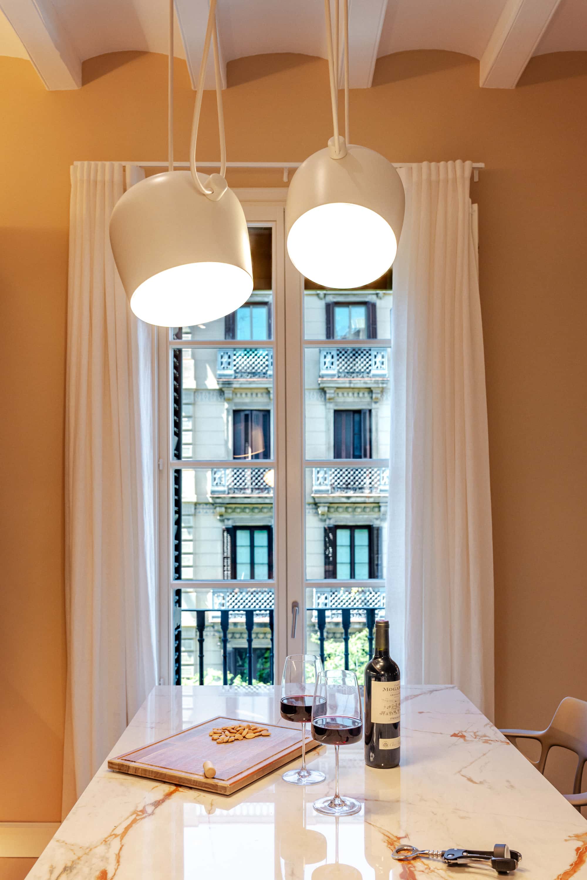 Furnished 3-bedroom flat in Eixample, 250 m² · 3
