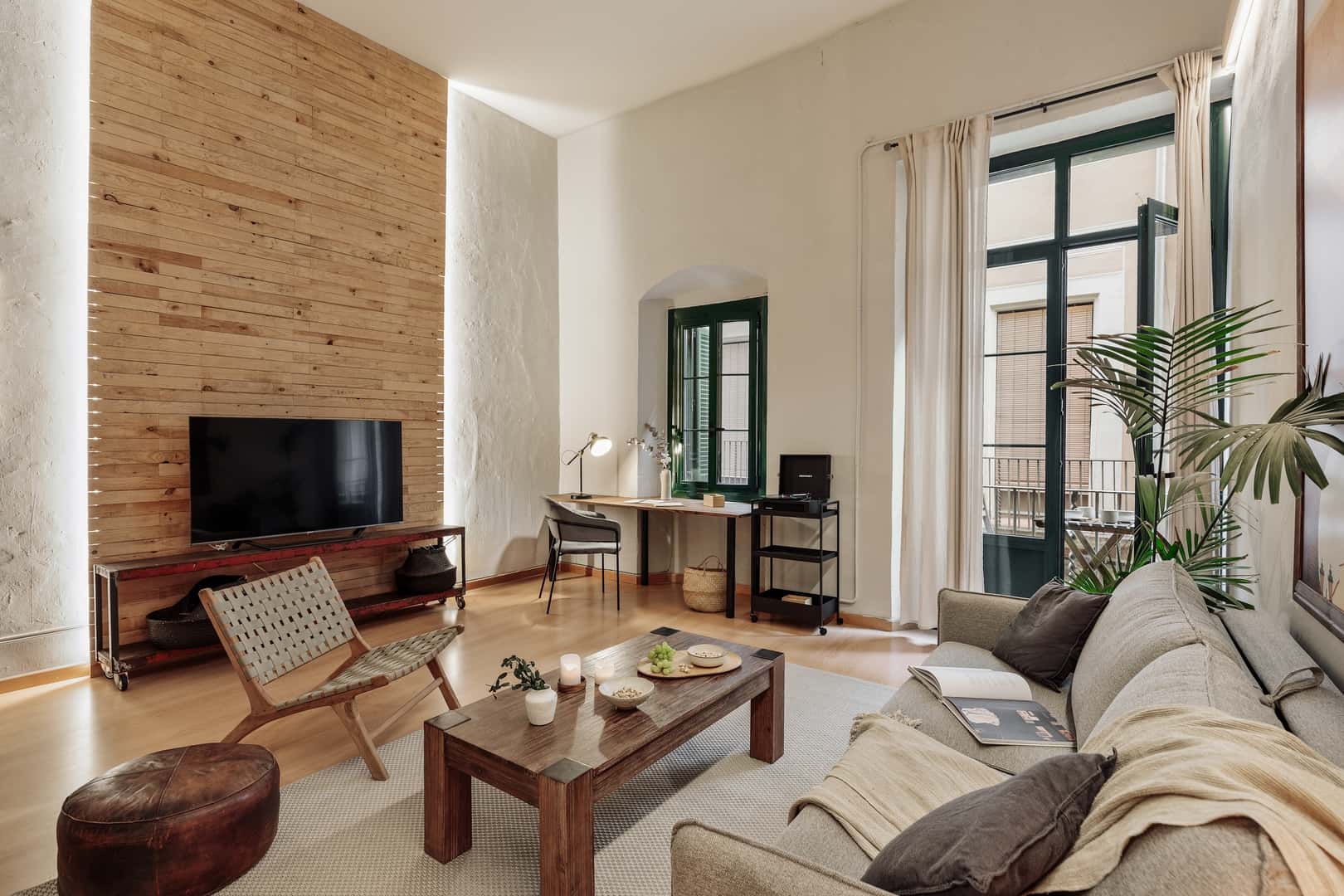 Piso de 1 dormitorio amueblado en Barcelona, 65 m²