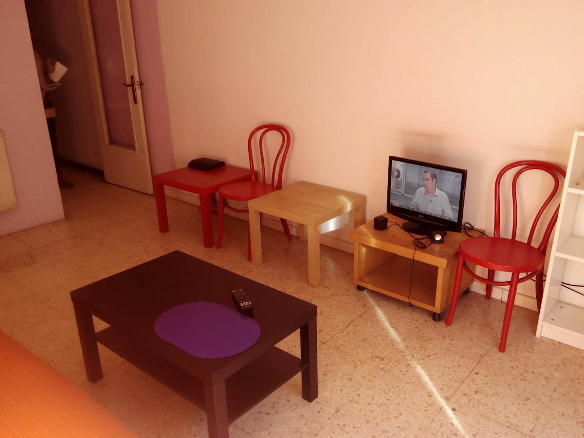 Furnished room in a 5-person shared flat in Sants-Montjuïc · 4