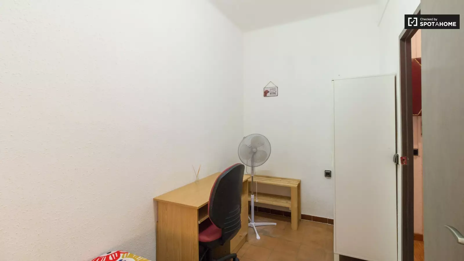 Furnished room in a shared flat in Sant Martí · 2