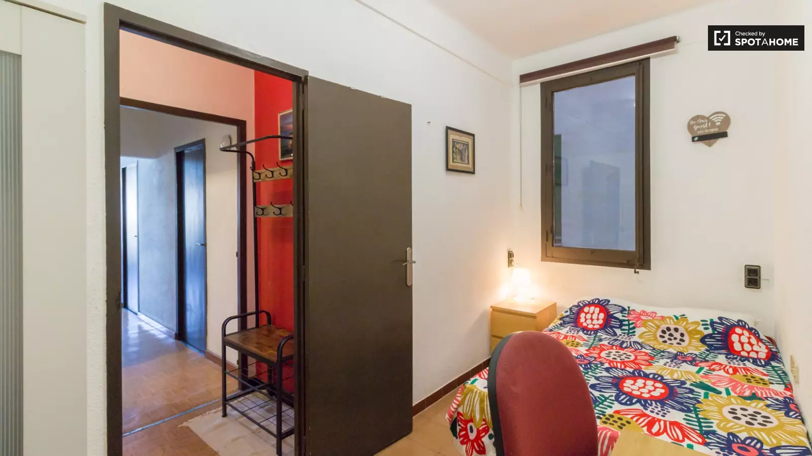 Furnished room in a shared flat in Sant Martí · 3