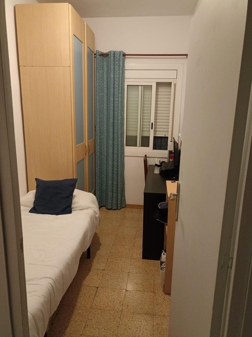 Room in a 3-person shared flat in Sants-Montjuïc · 3