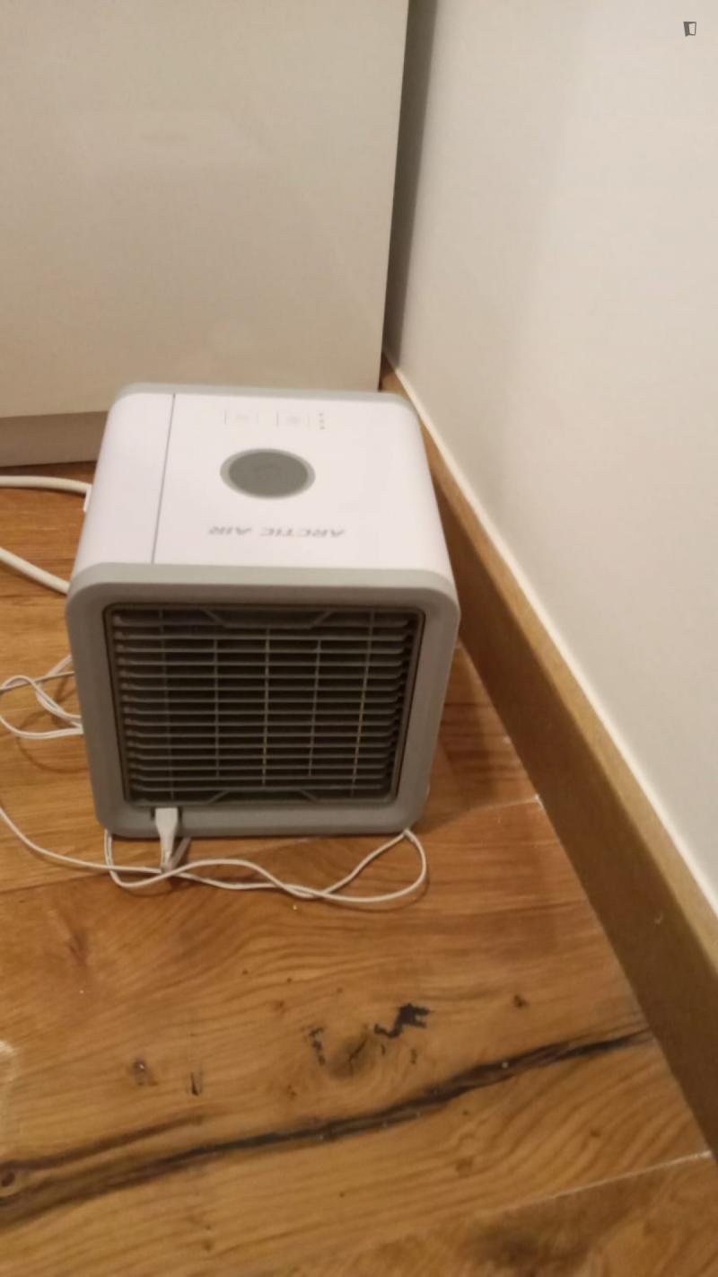 Habitación amueblada en piso compartido de 6 personas en Sarrià–Sant Gervasi · 4