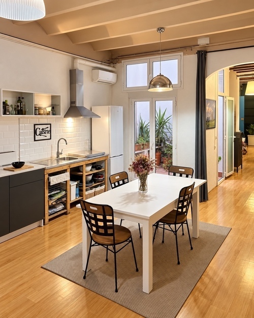 Room in a 5-person shared flat in Sants-Montjuïc · 4