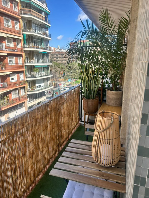 Room in a 3-person shared flat in Eixample · 2