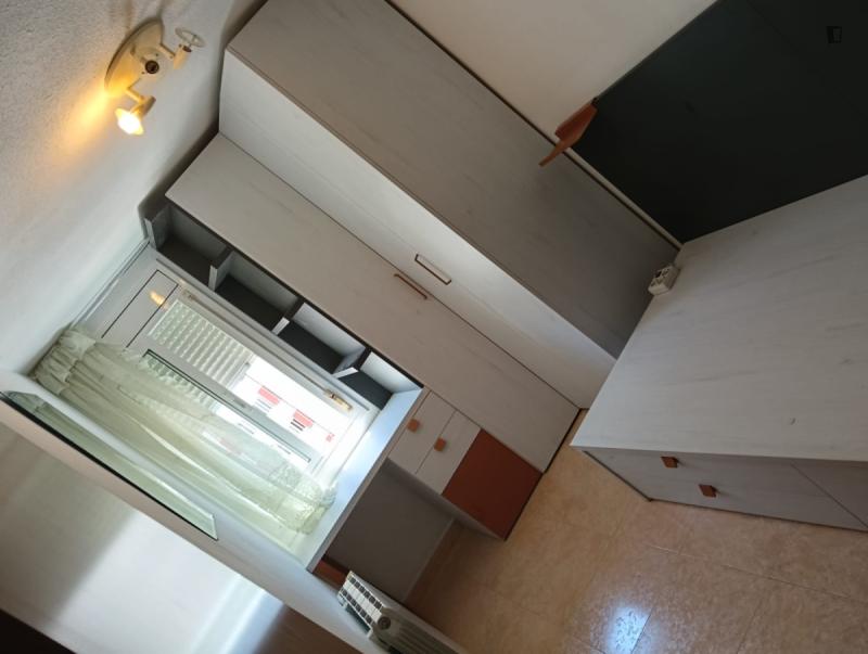 Furnished room in a 3-person shared flat in L'Hospitalet · 2