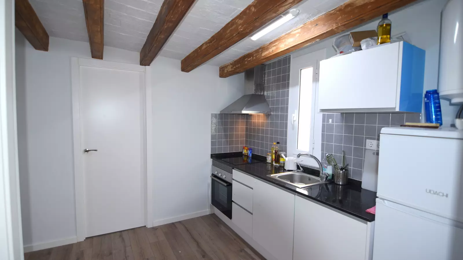 Furnished 2-bedroom flat in Eixample, 42 m² · 3
