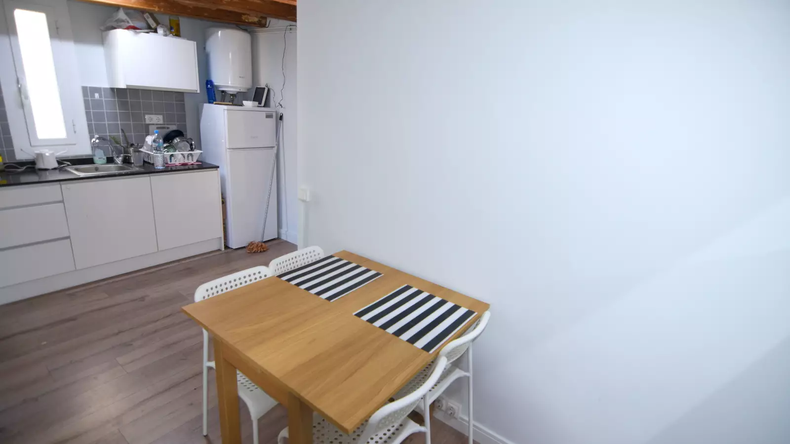 Furnished 2-bedroom flat in Eixample, 42 m² · 4