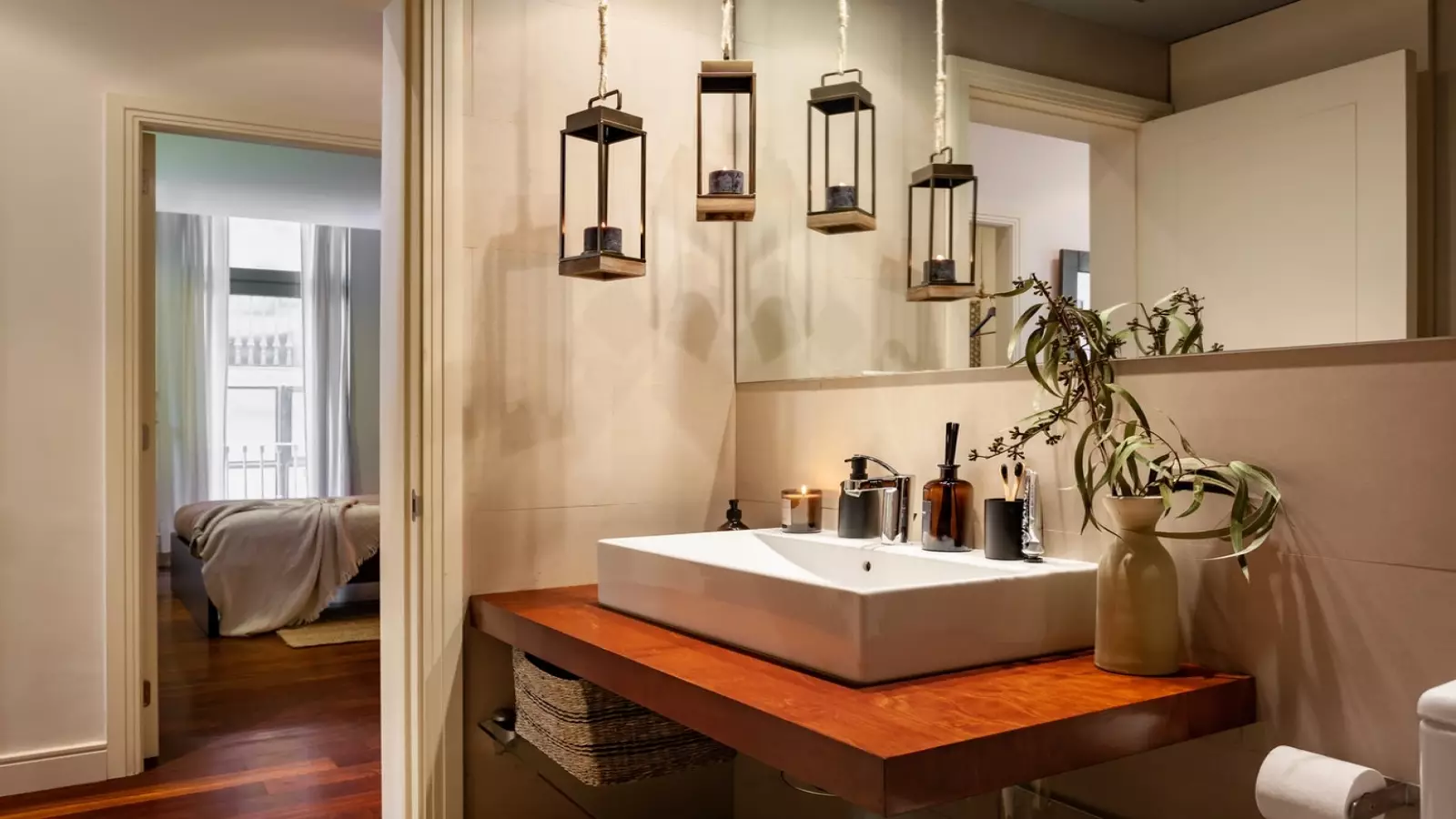 Furnished 2-bedroom flat in Eixample, 70 m² · 3