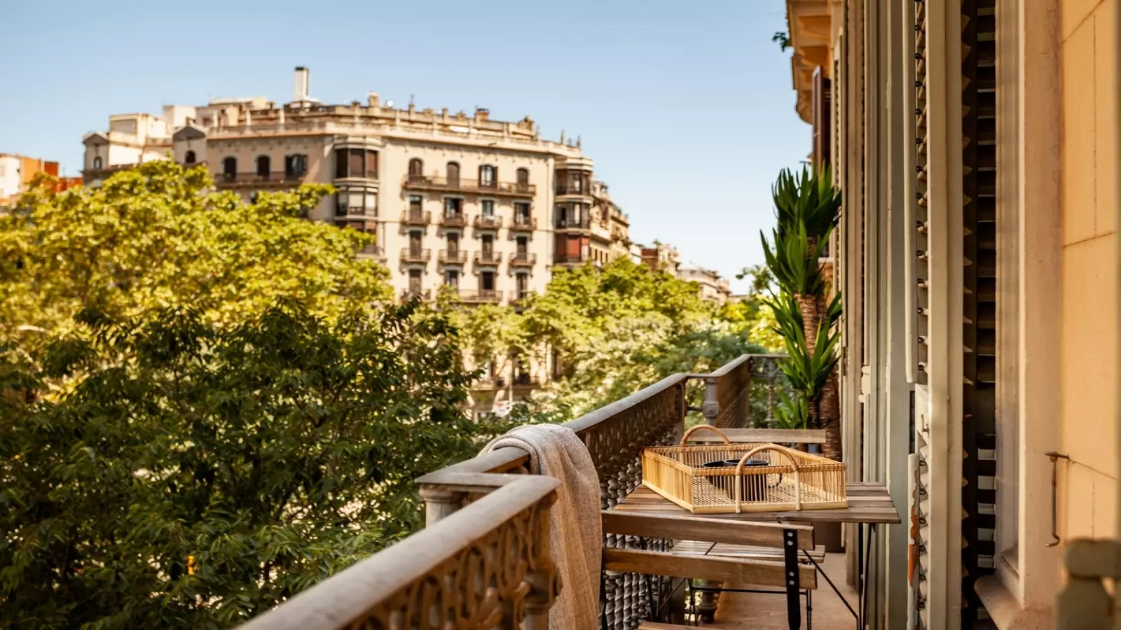 Furnished 2-bedroom flat in Eixample, 70 m² · 4