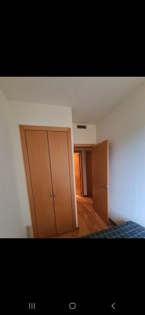 Habitación en piso compartido de 3 personas en Ciutat Vella · 3