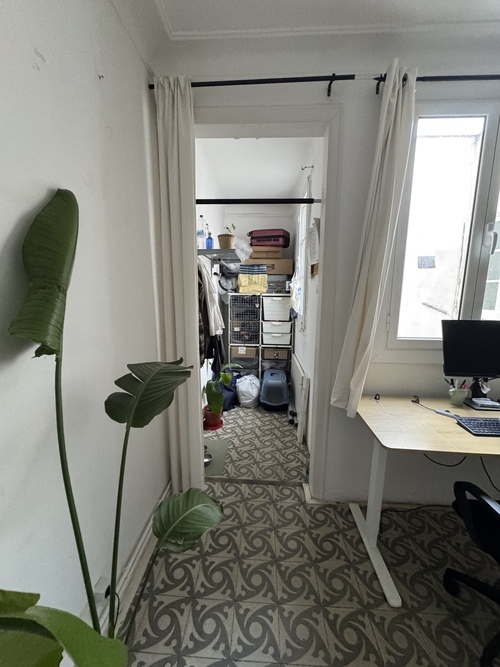 Room in a 3-person shared flat in Eixample · 3