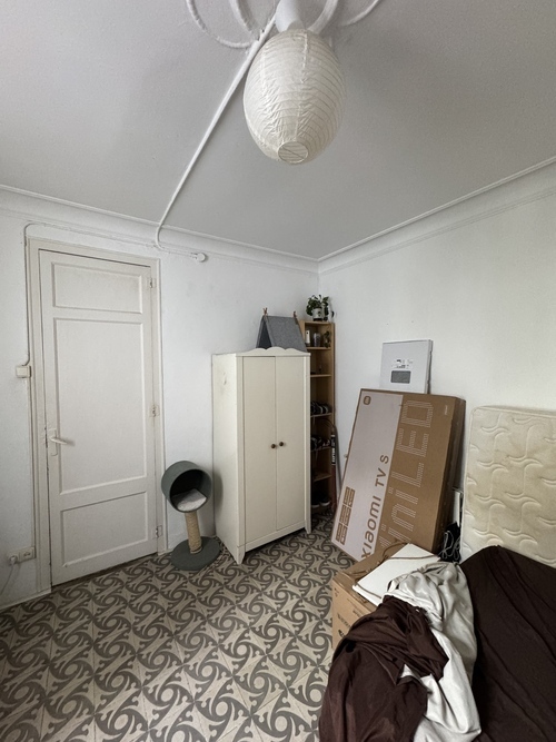 Room in a 3-person shared flat in Eixample · 4