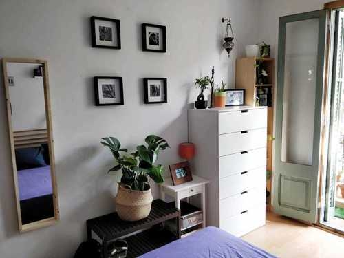 Room in a 3-person shared flat in Gràcia · 2