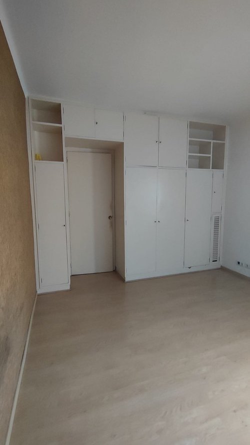 Room in a 3-person shared flat in Eixample · 3