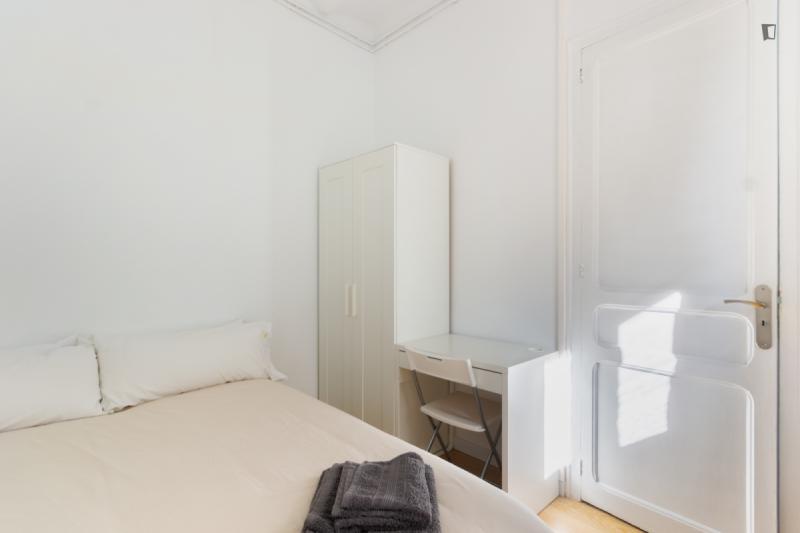 Furnished room in a 4-person shared flat in L'Hospitalet · 2