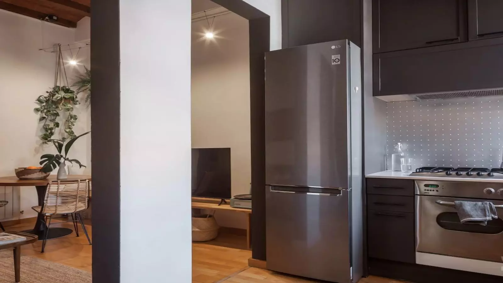 Furnished 2-bedroom flat in Eixample, 90 m² · 2
