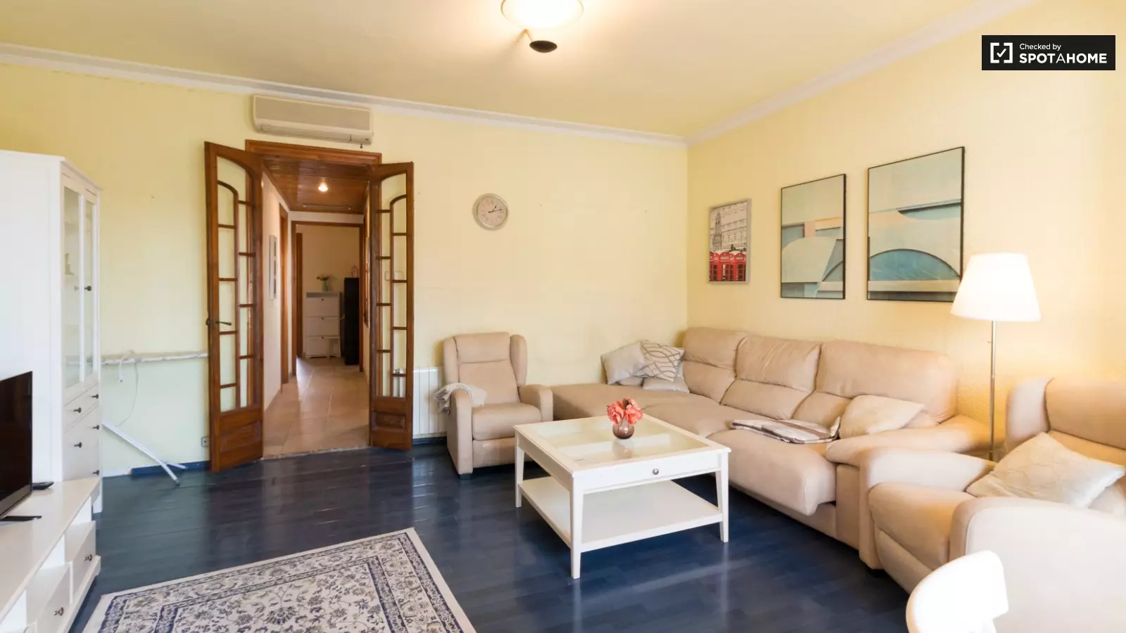 Furnished 4-bedroom flat in Eixample, 100 m² · 2