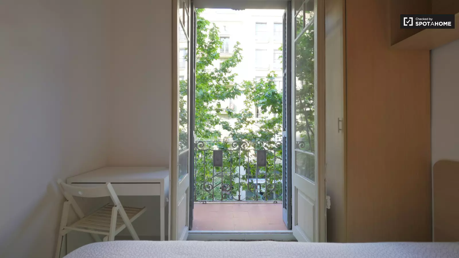 Habitación amueblada en piso compartido en Eixample · 4