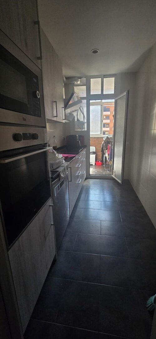 Habitación en piso compartido de 4 personas en Eixample · 2