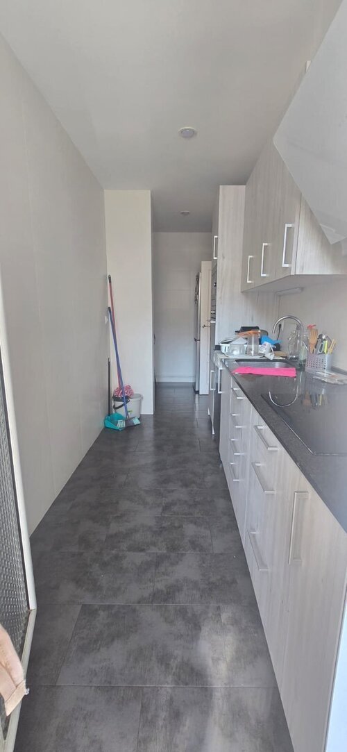 Habitación en piso compartido de 4 personas en Eixample · 3