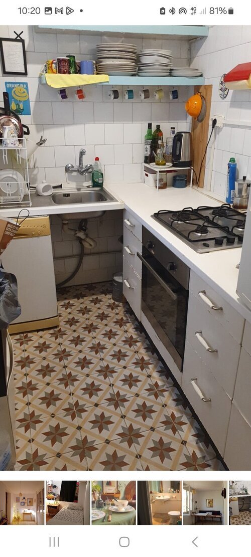 Room in a 3-person shared flat in Ciutat Vella · 4