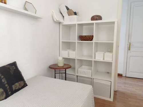 Room in a 2-person shared flat in Barcelona · 3
