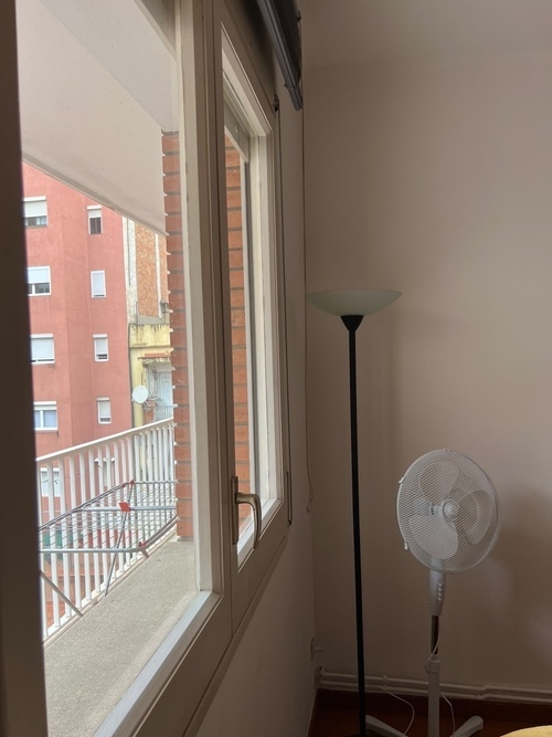 Habitación en piso compartido de 3 personas en Barcelona · 4