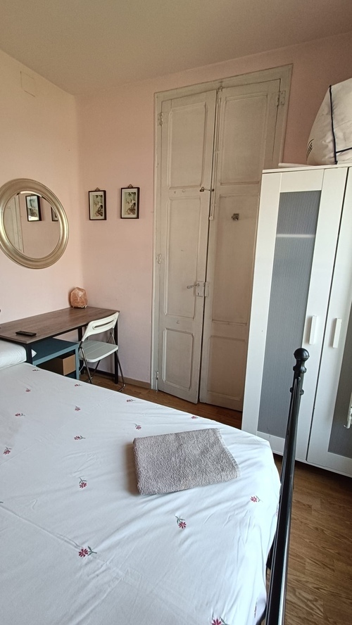 Room in a 3-person shared flat in Sarrià–Sant Gervasi · 2