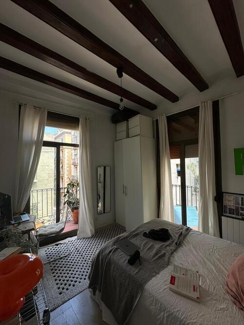 Room · Ciutat Vella