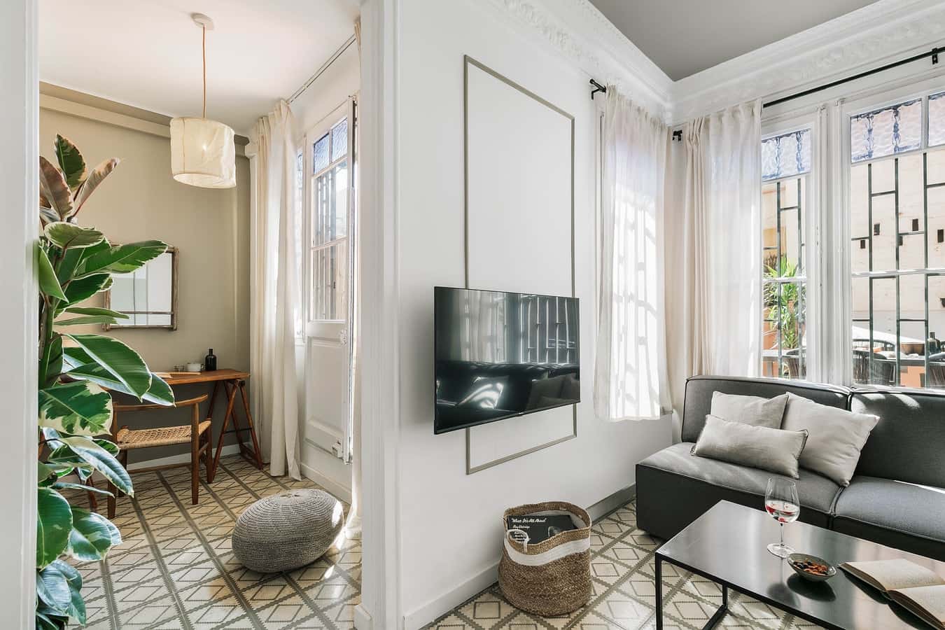 Furnished 3-bedroom flat in Eixample, 55 m² · 3