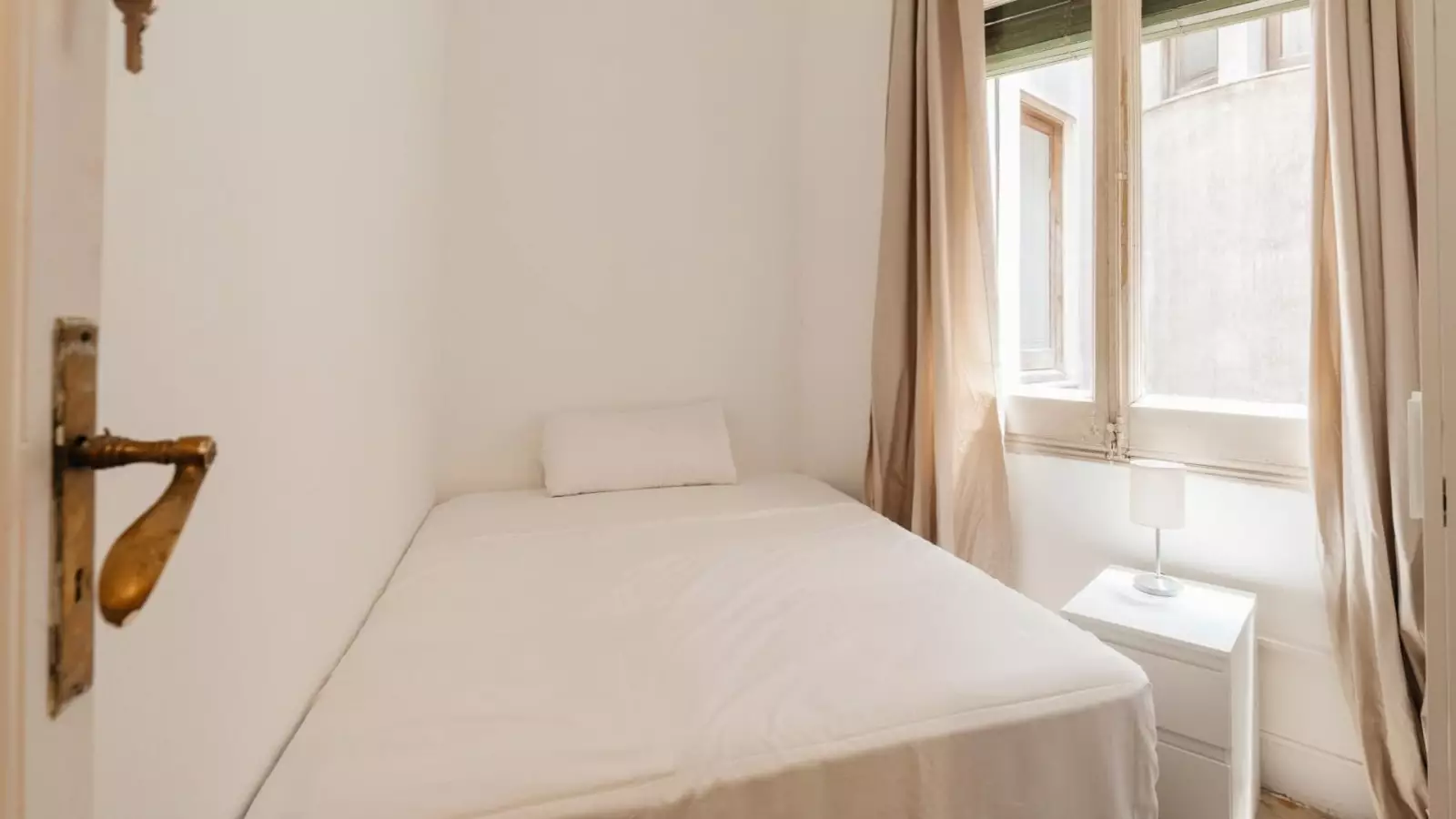 Furnished room in a shared flat in Sarrià–Sant Gervasi · 2