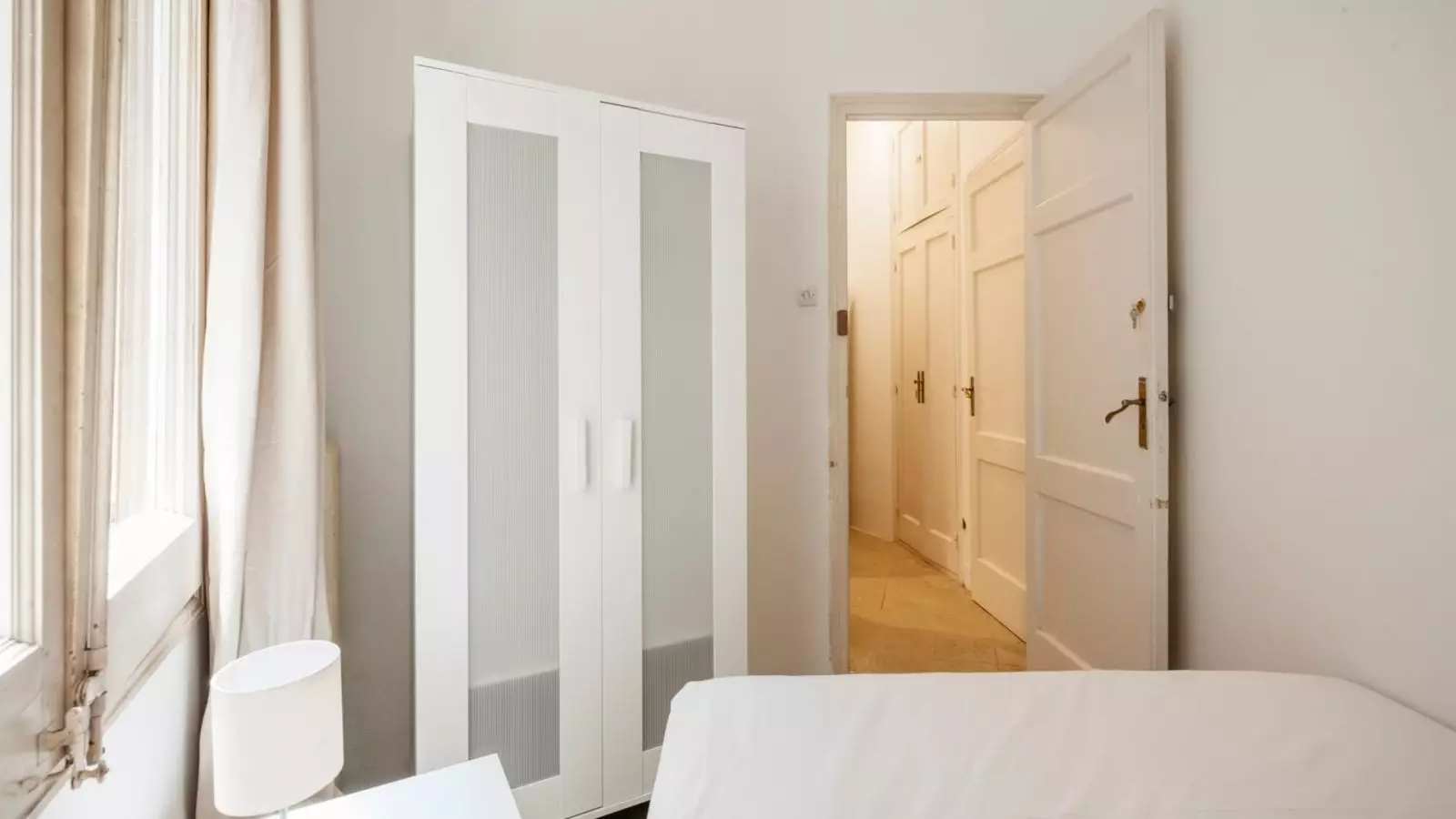 Furnished room in a shared flat in Sarrià–Sant Gervasi · 3