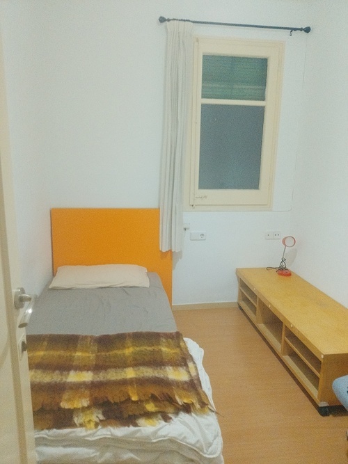 Room in a 3-person shared flat in Sants-Montjuïc · 2