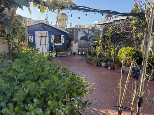 Room in a 4-person shared flat in Eixample · 3