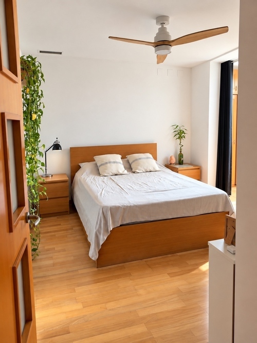 Room in a 4-person shared flat in Eixample · 4