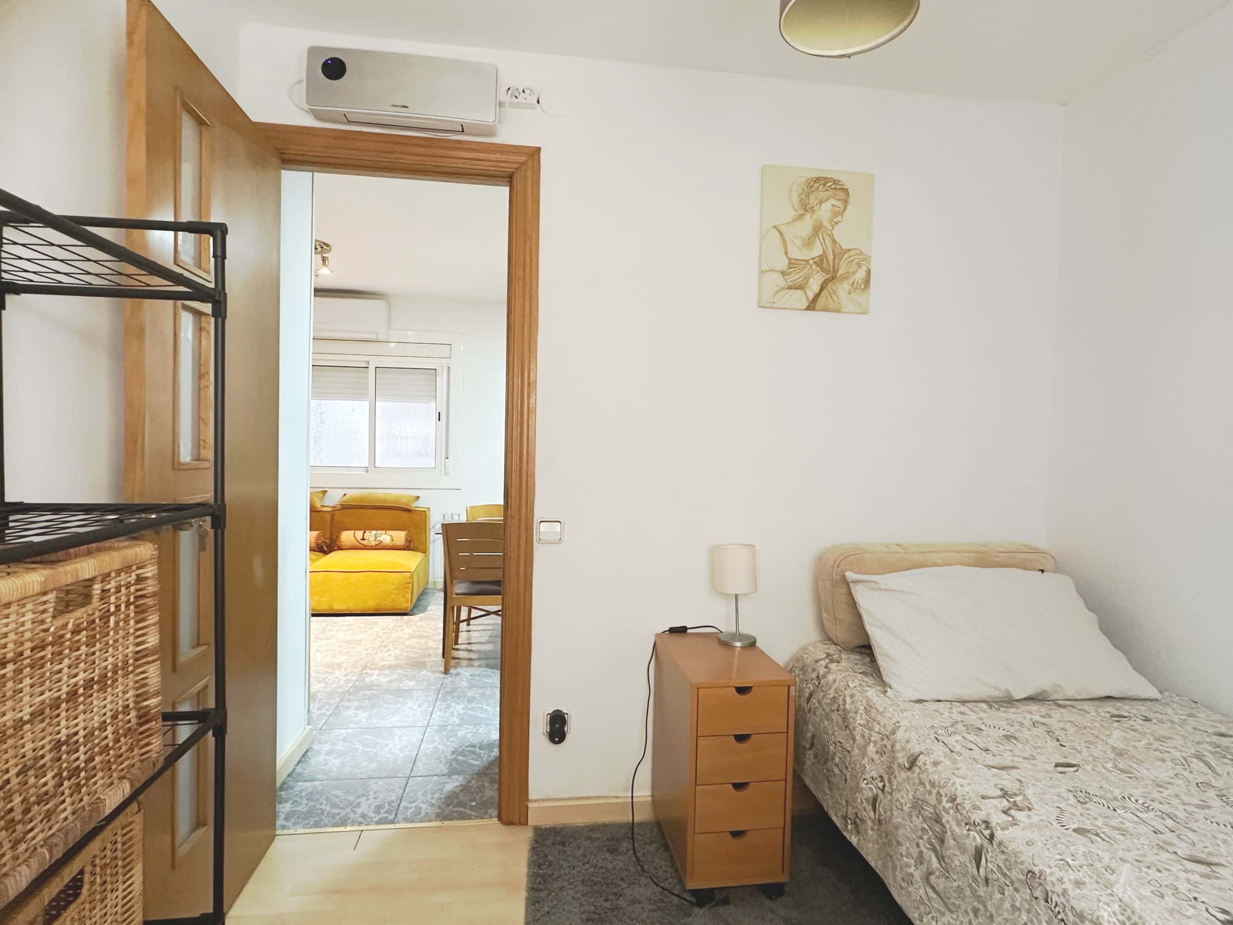 Furnished 2-bedroom flat in L'Hospitalet, 75 m² · 2