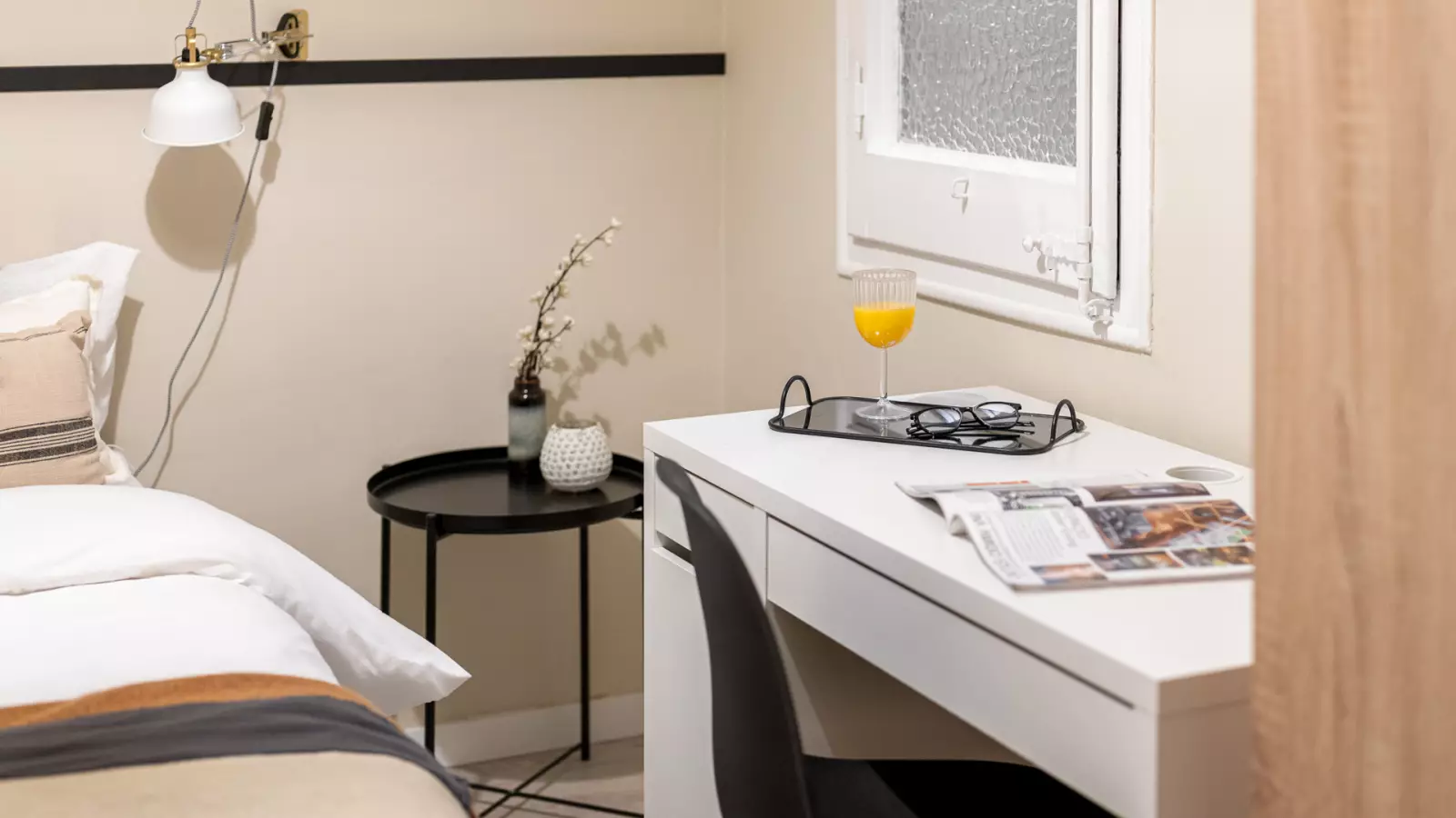 Furnished room in a shared flat in Eixample · 2