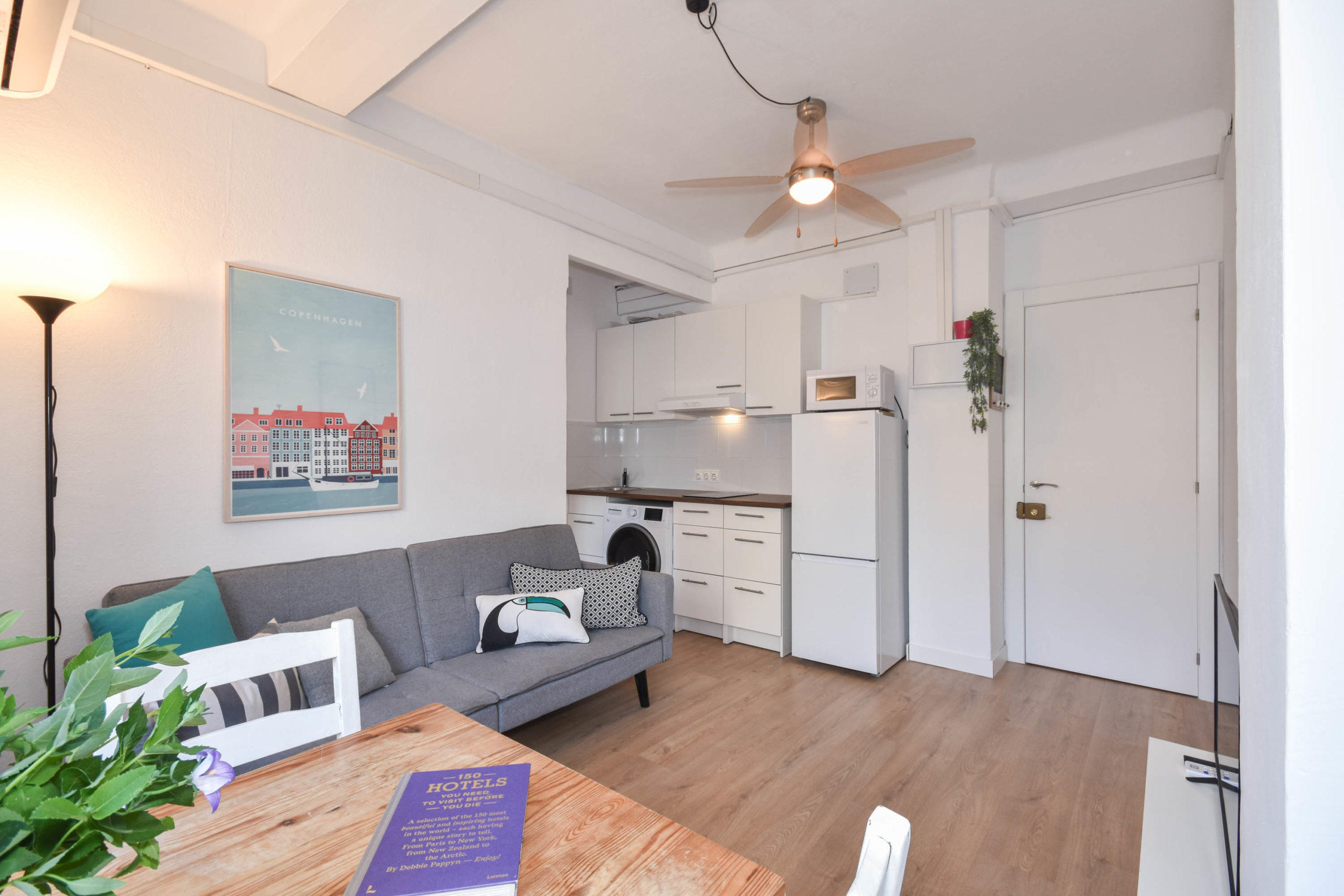 Piso de 2 dormitorios en Eixample, 30 m² · 3