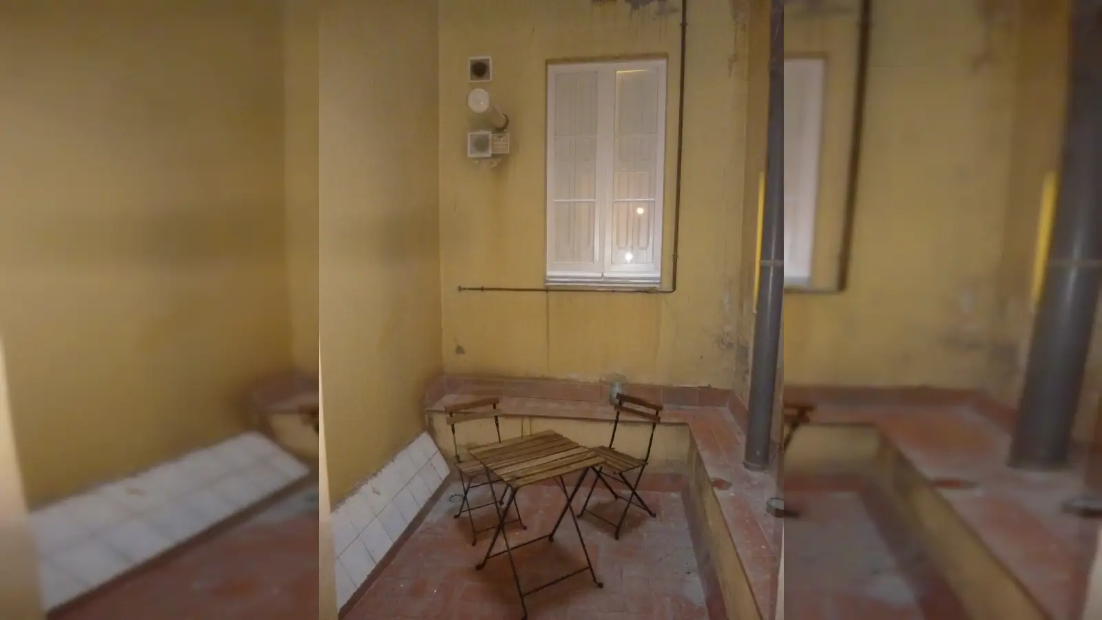Furnished room in a 5-person shared flat in Eixample · 4