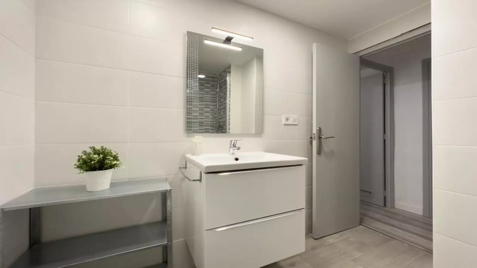 Furnished 3-bedroom flat in Les Corts, 75 m² · 2