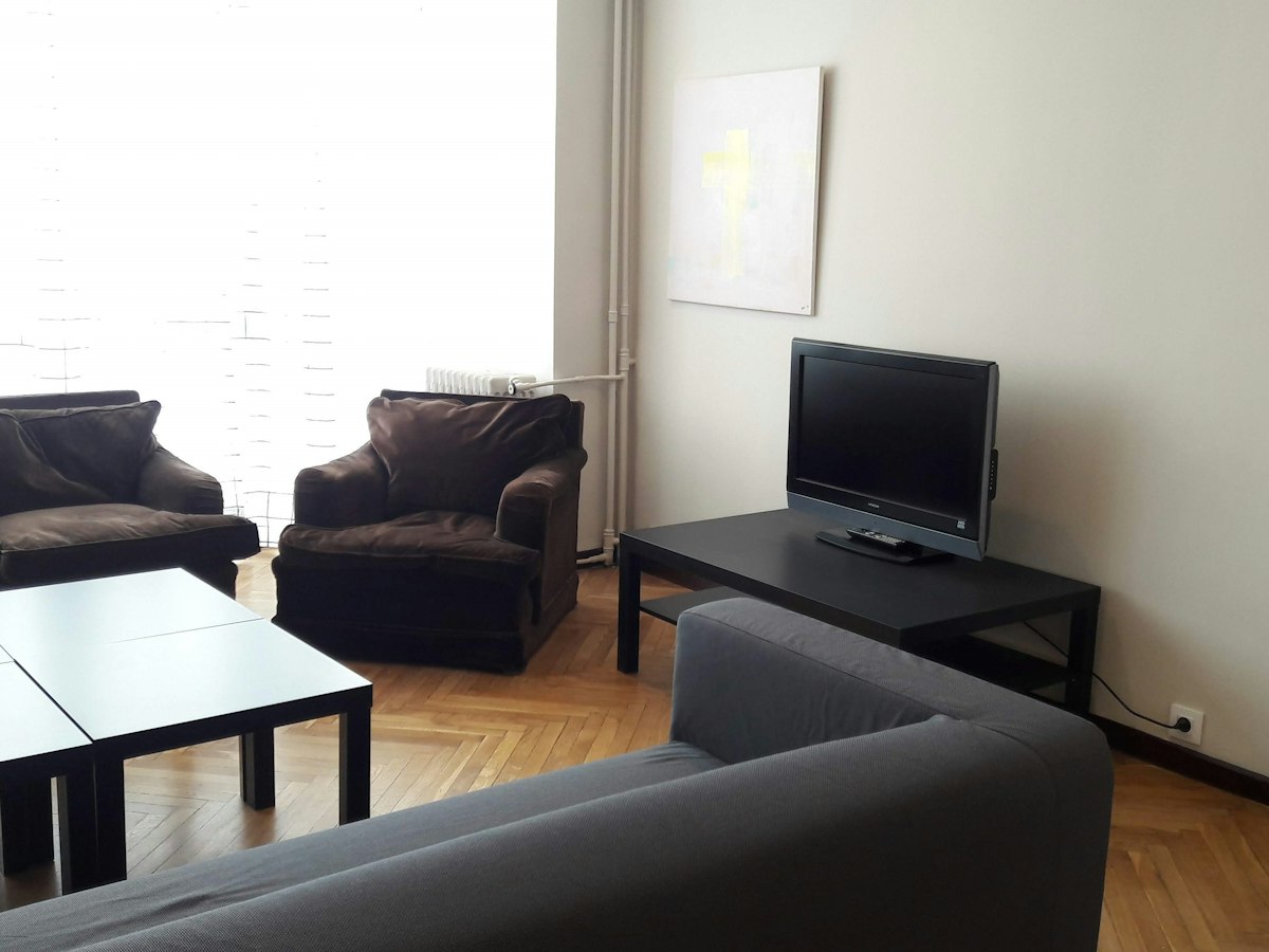 Furnished room in a 9-person shared flat in Gràcia · 4