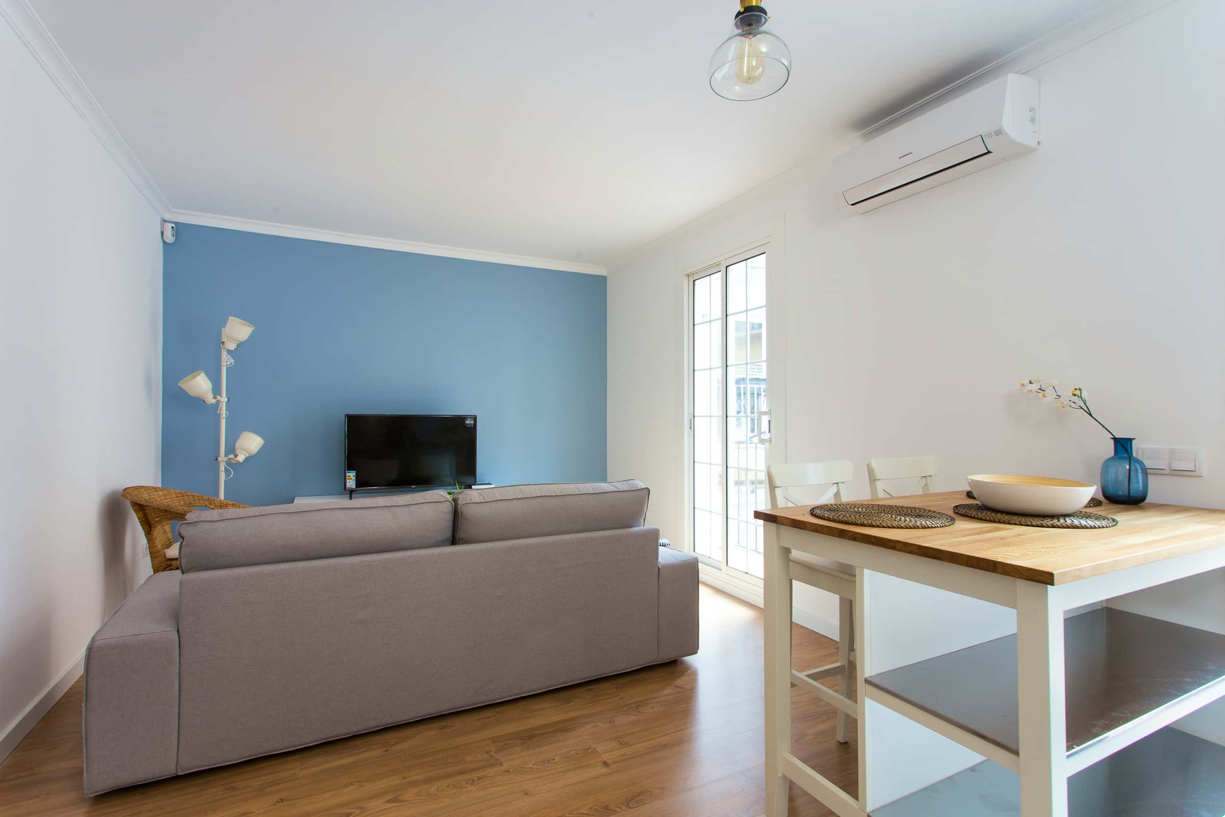 Furnished 3-bedroom flat in Sants-Montjuïc, 73 m² · 3